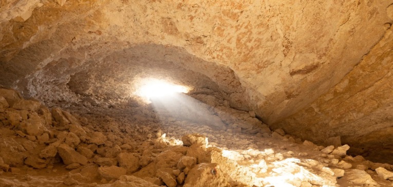Dahl Al Misfir Cave